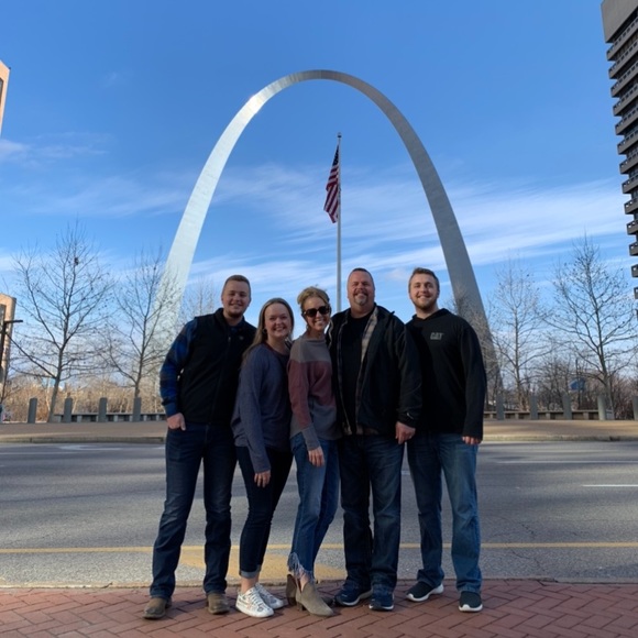 Meet your Posher, Lisa - Picture 2 of 4